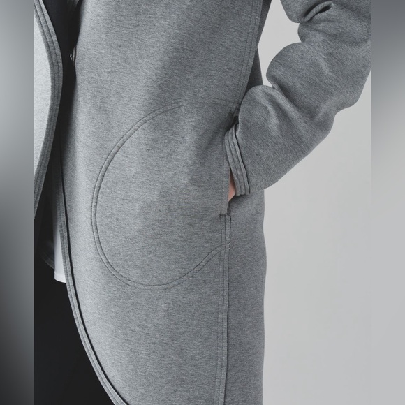 Lululemon &go When You’re Cold Wrap XL - Picture 6 of 7